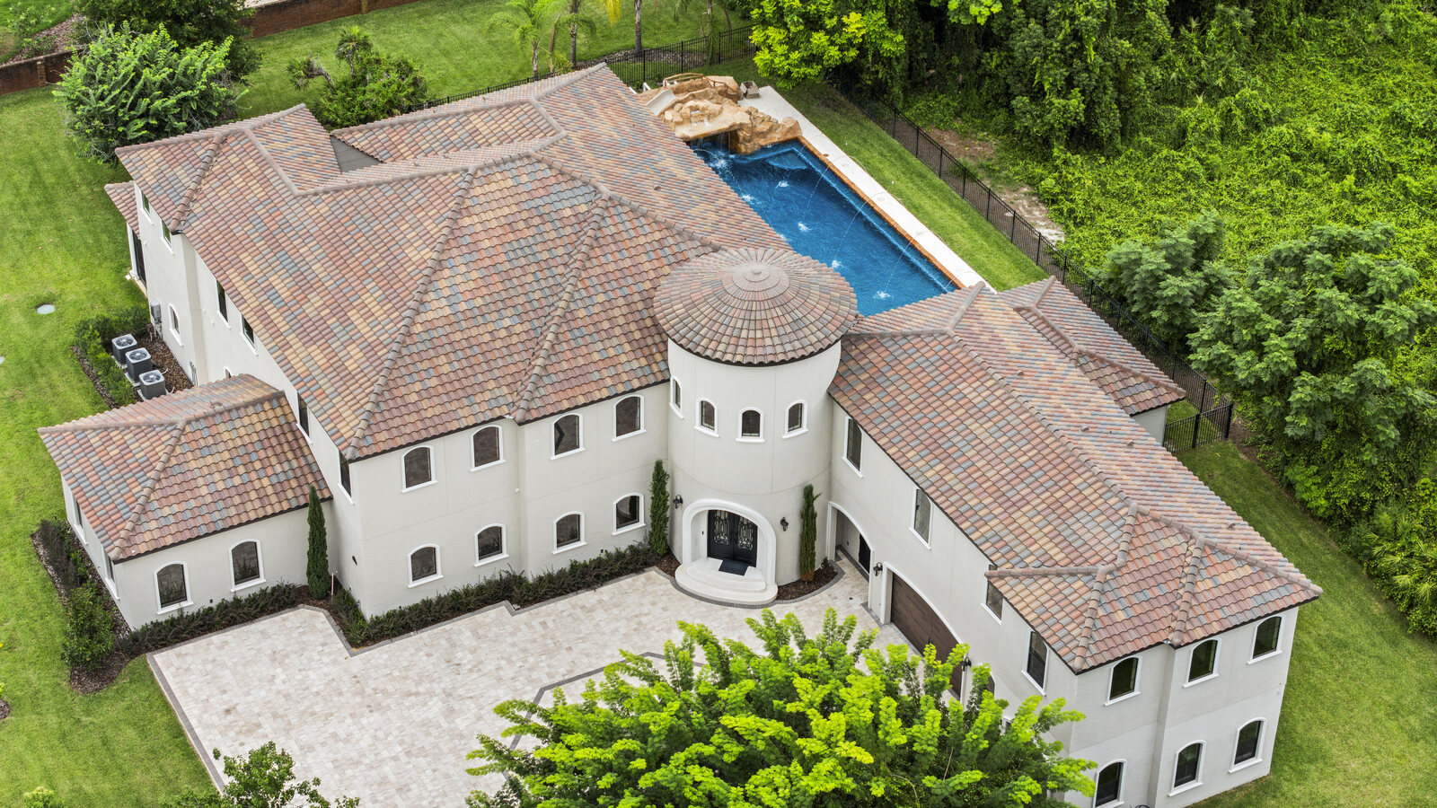 Reaching the right luxury buyers through the right agent